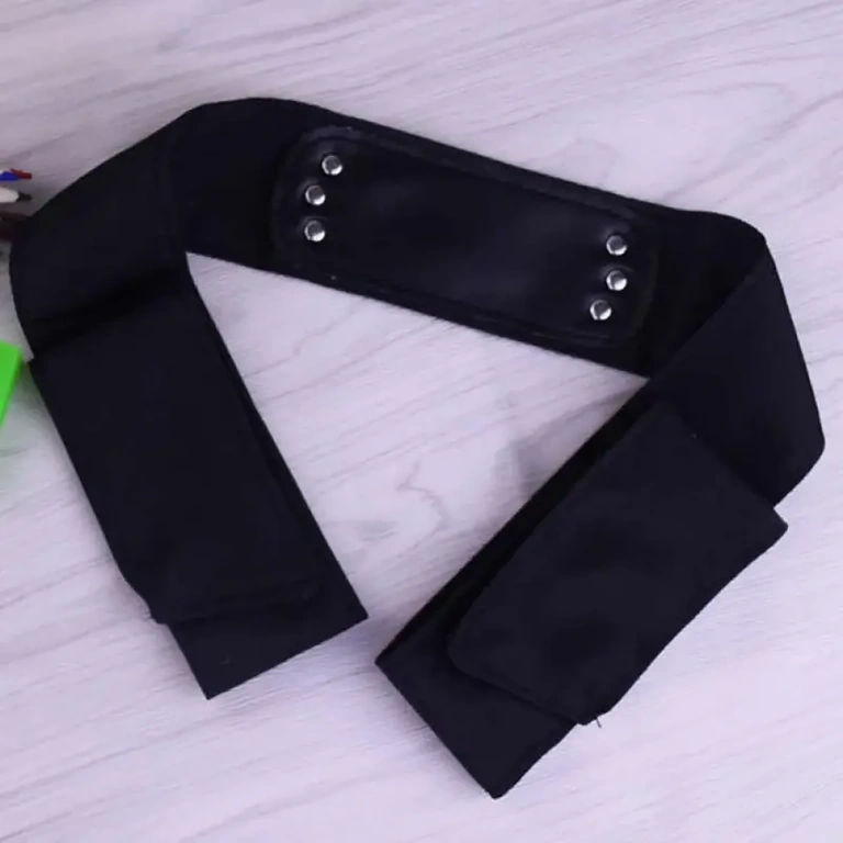 Naruto-ninja-bandana metallikoristeella ja Naruto-merkinnällä