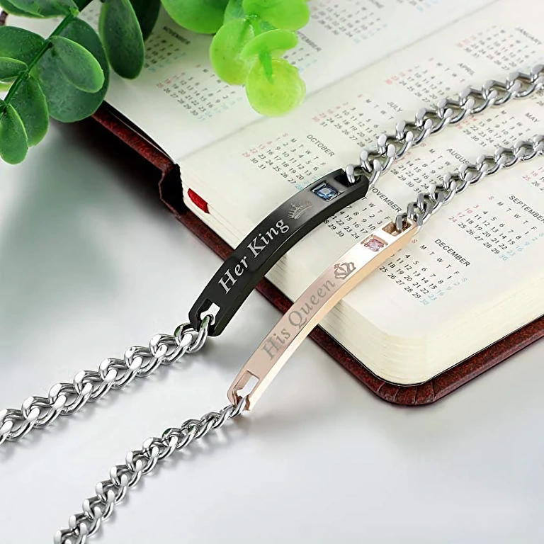 Romanttinen lahja pariskunnille, Her King & His Queen -rannekesetti