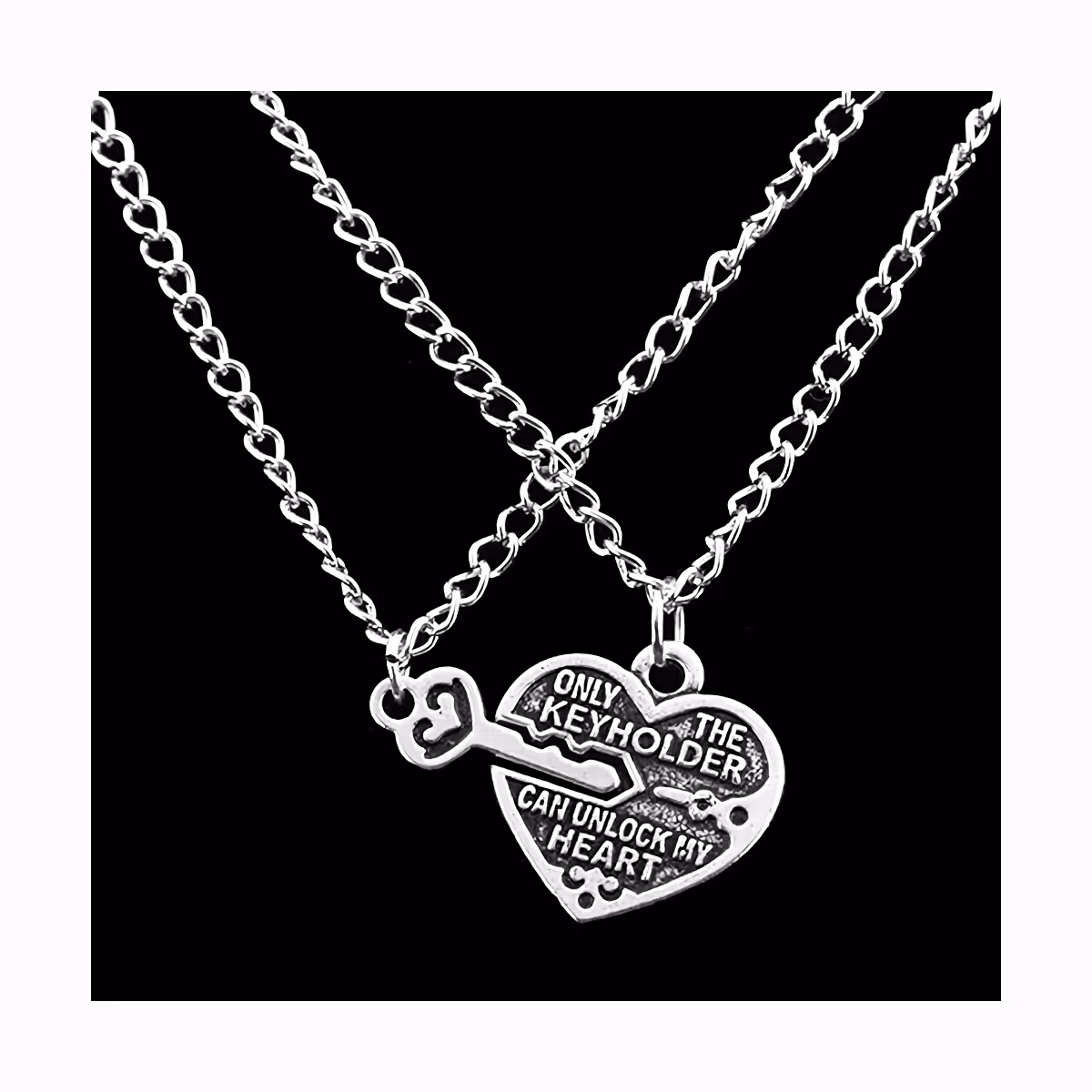 Romanttiset symbolit sisältävä kaulakoru pareille tai ystäville