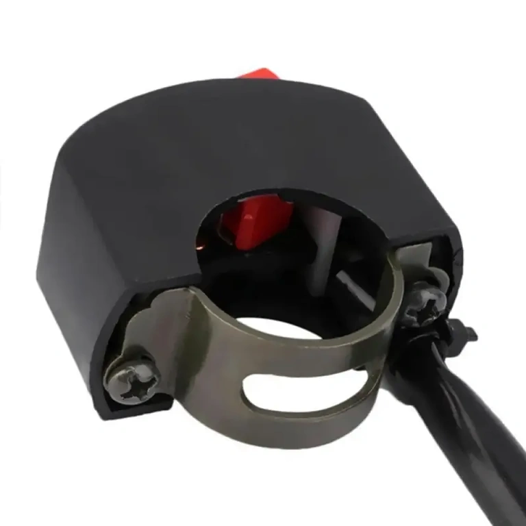 ON/OFF-kytkin ATV-kahvaan Painike valojen ja lisävarusteiden kytkemiseen ATV:llä