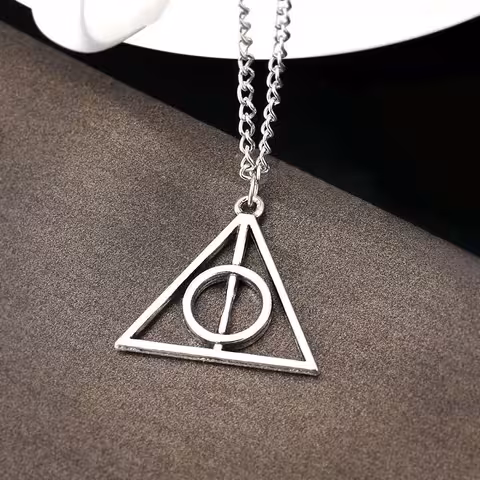 Harry Potter Deathly Hallows Kolmio-riipus Hopea – Taikakoru