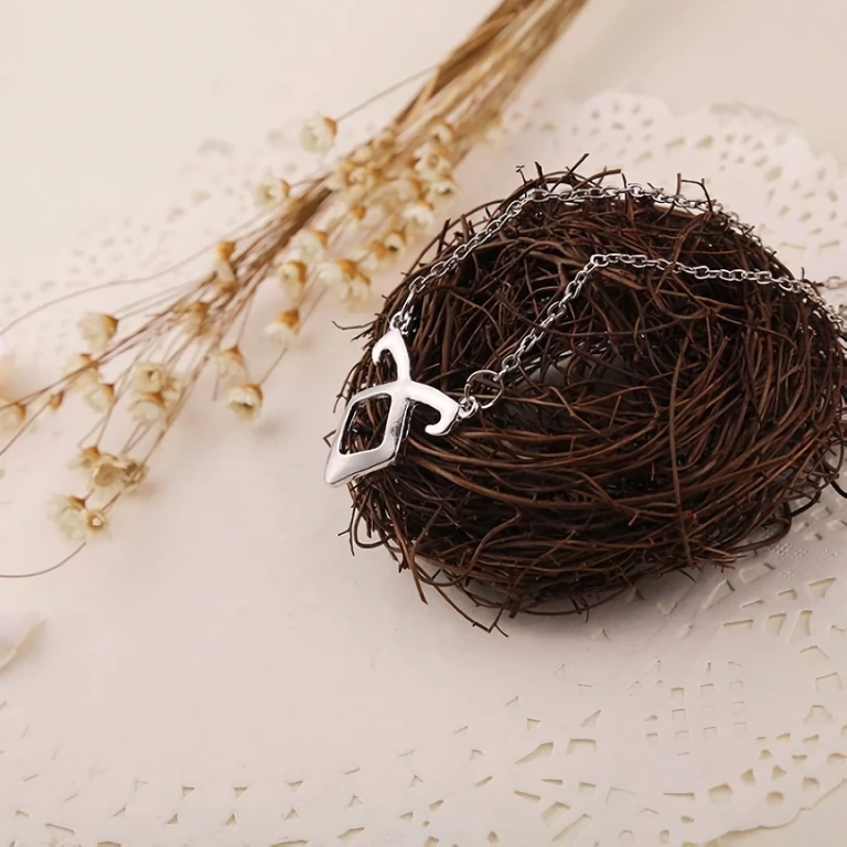 Riipus riimulla – City of Bones, hopea Riimumitaljonki enkelisymbolilla, City of Bones -elokuvasta