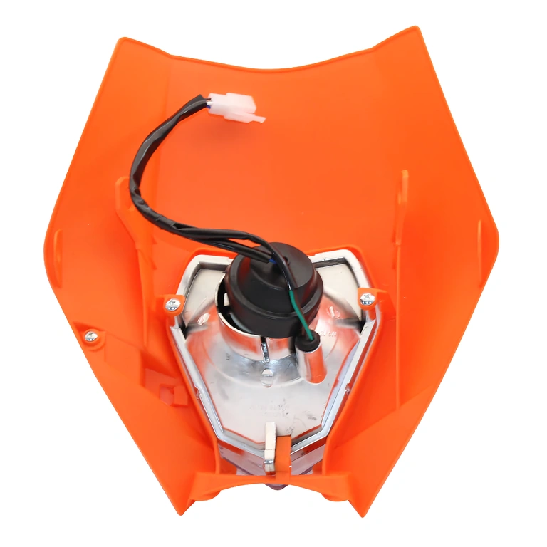 Aggressiivinen Streetfighter-design LED-ajovalolla ja polypropeenimaskilla