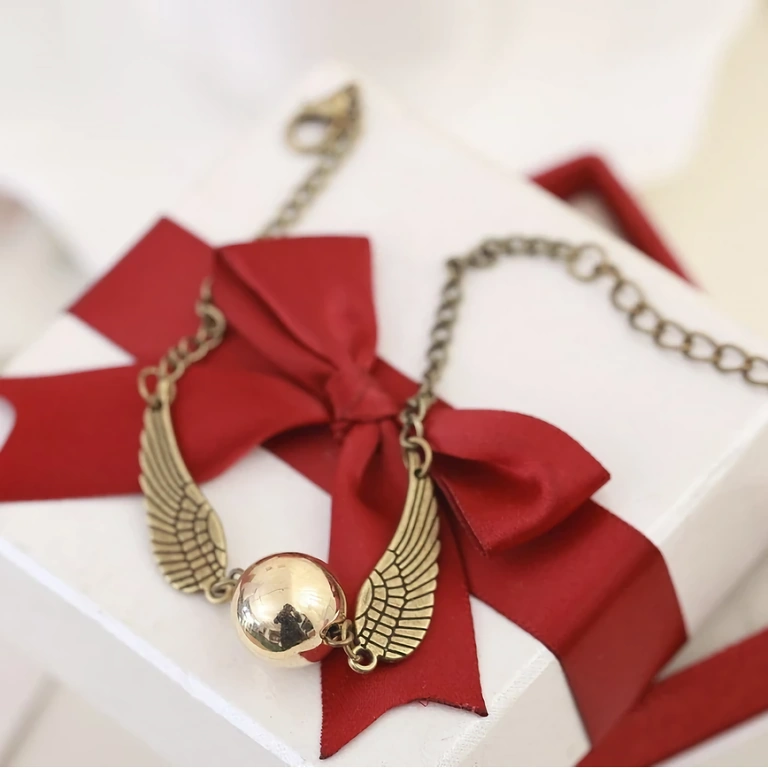 Harry Potter rannekoru Harry Potter -teemainen rannekoru – Snitch-malli