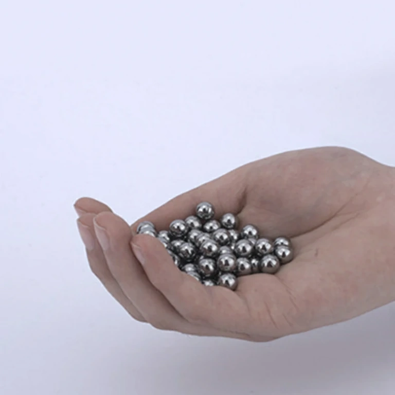 8 mm teräskuulien pyöreä setti heittokivääriin 100 kpl teräskuulia 8 mm heittokumppariin, pyöreä ja sileä