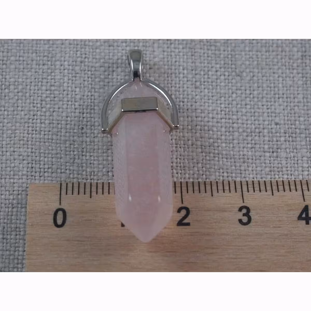 Ruusukvartsikorut tunteiden tasapainottamiseen