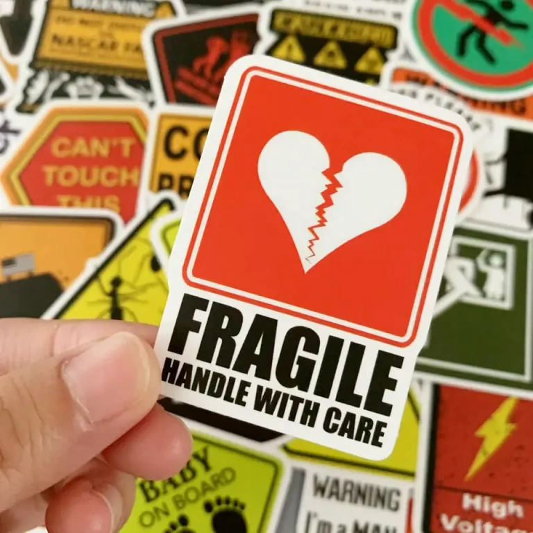 Veden- ja kulutuksenkestävät hauskat tarrat