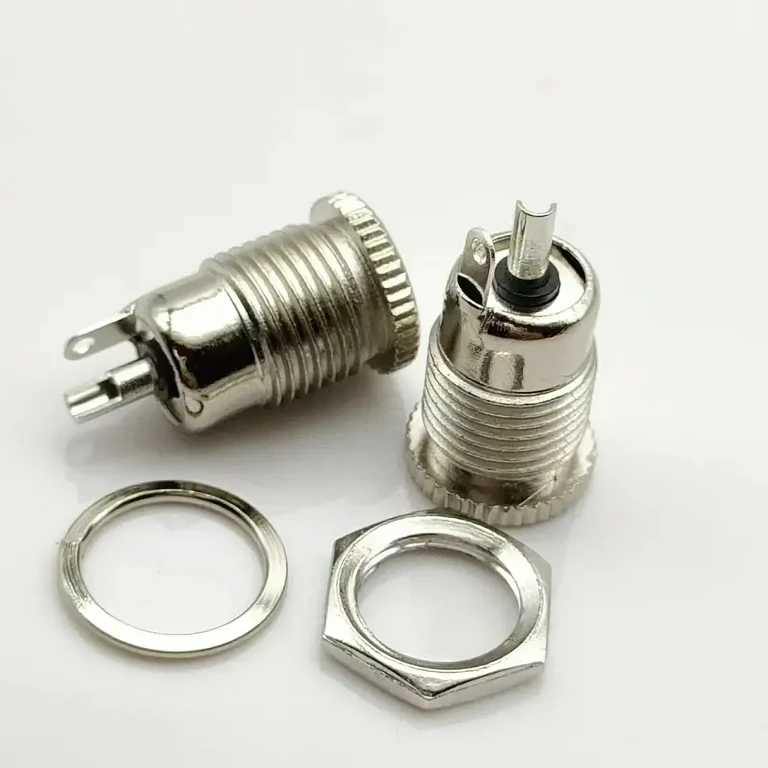 Tehokas laturi DIY- ja kotielektroniikkaprojekteihin