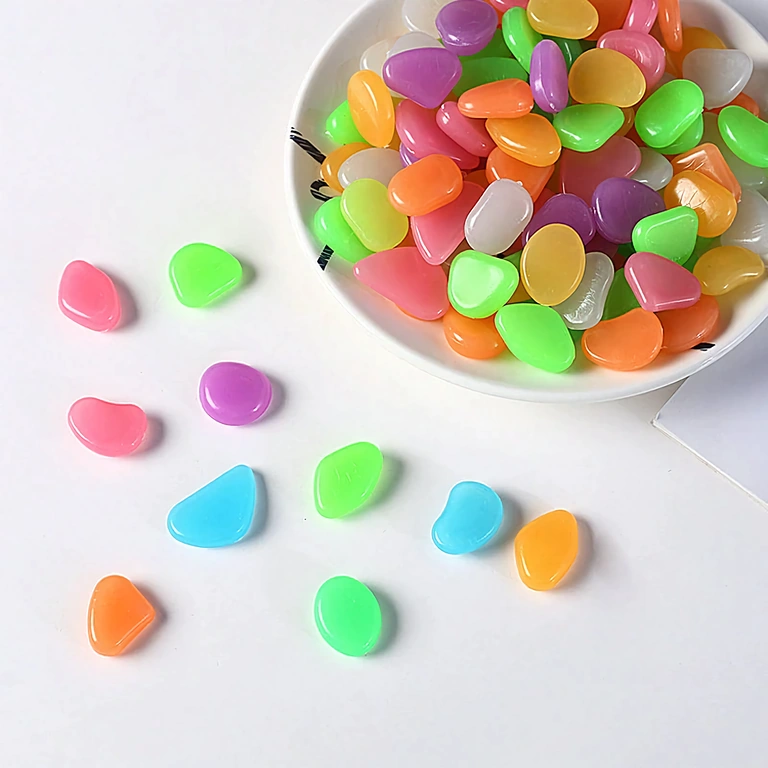 100 kpl fosforeskoivat kivet Koristesetti 100 fosforikiveä