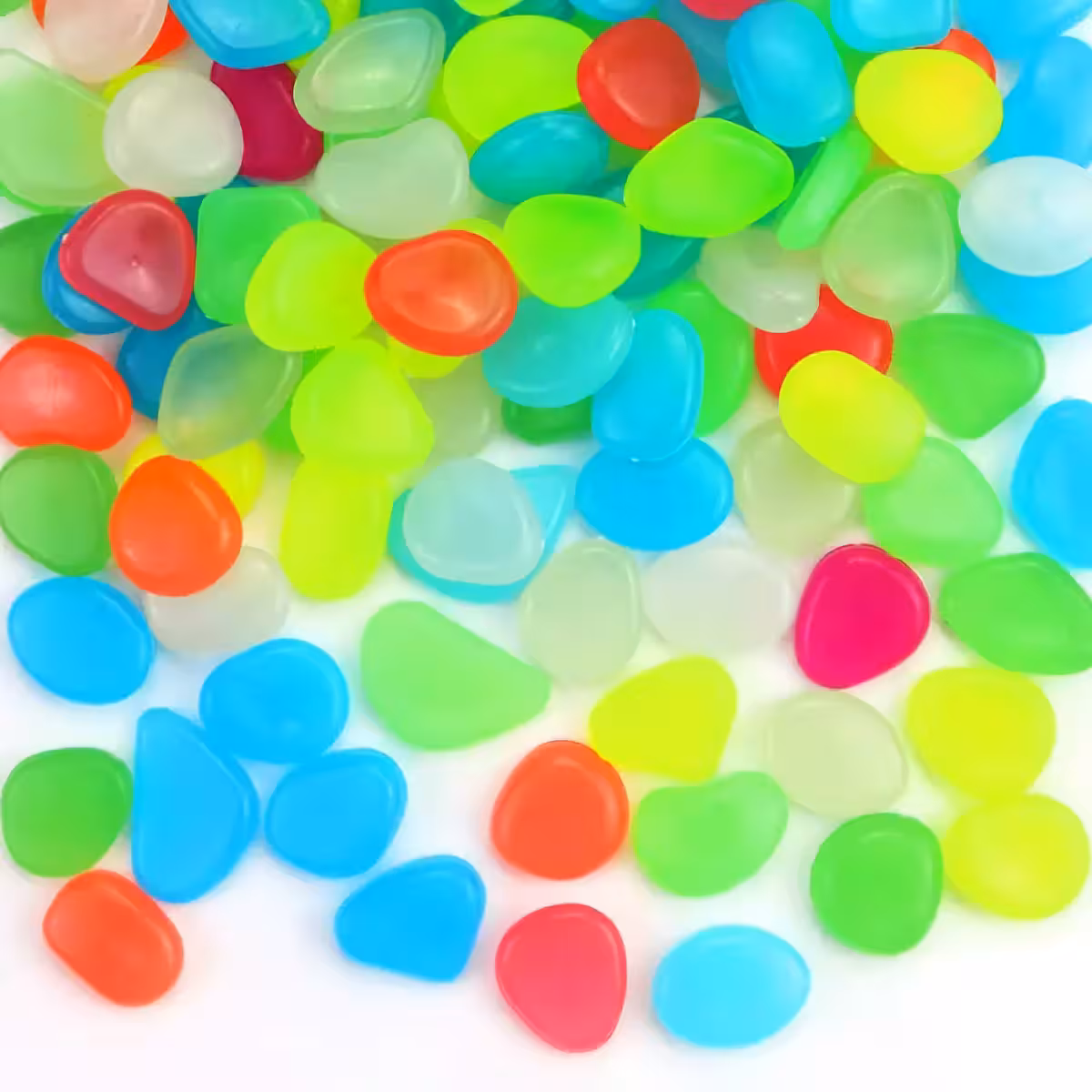 Koristekivet terassille, loistavat pimeässä