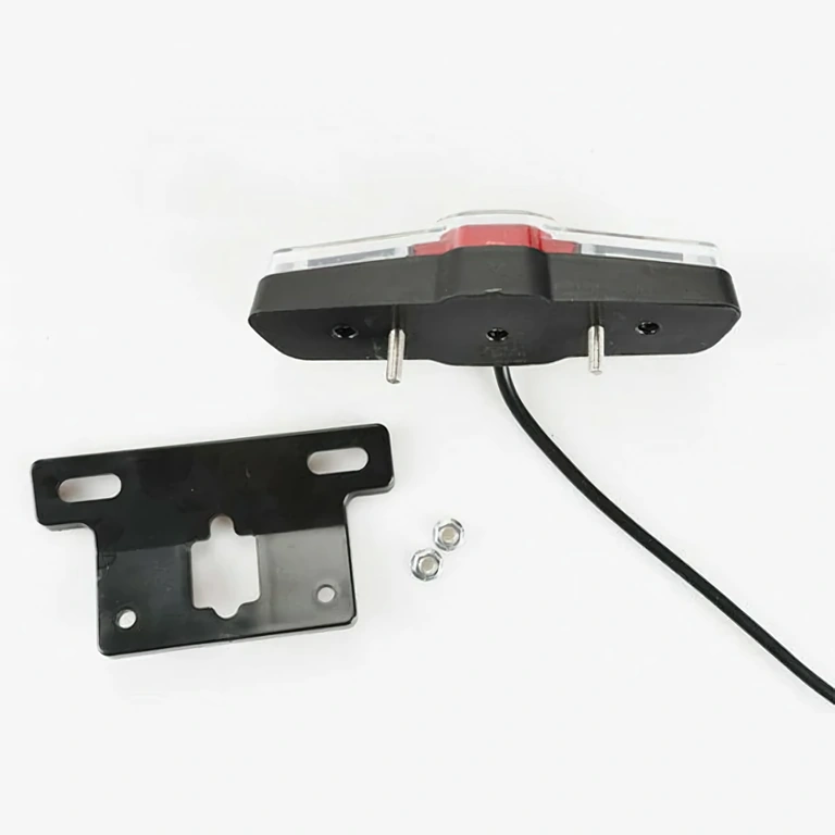 6-johtoinen kaapeli: vilkut, perusasento, jarru – täydellinen takavalaistus