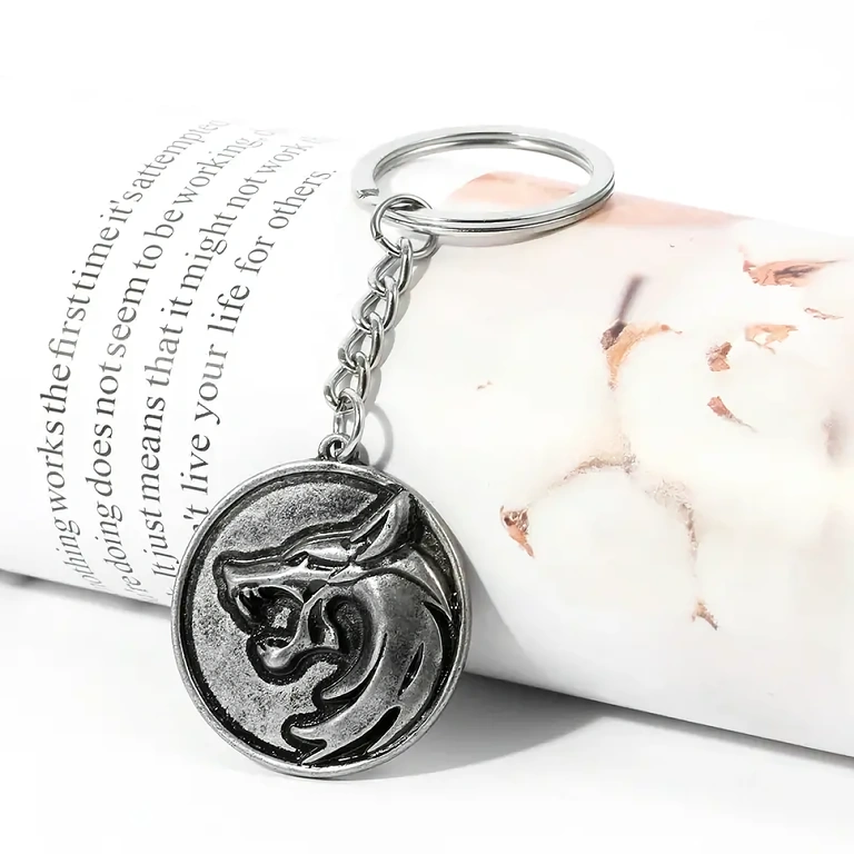 Metallinen susipääriipus ja avainperä, antiikkityyli