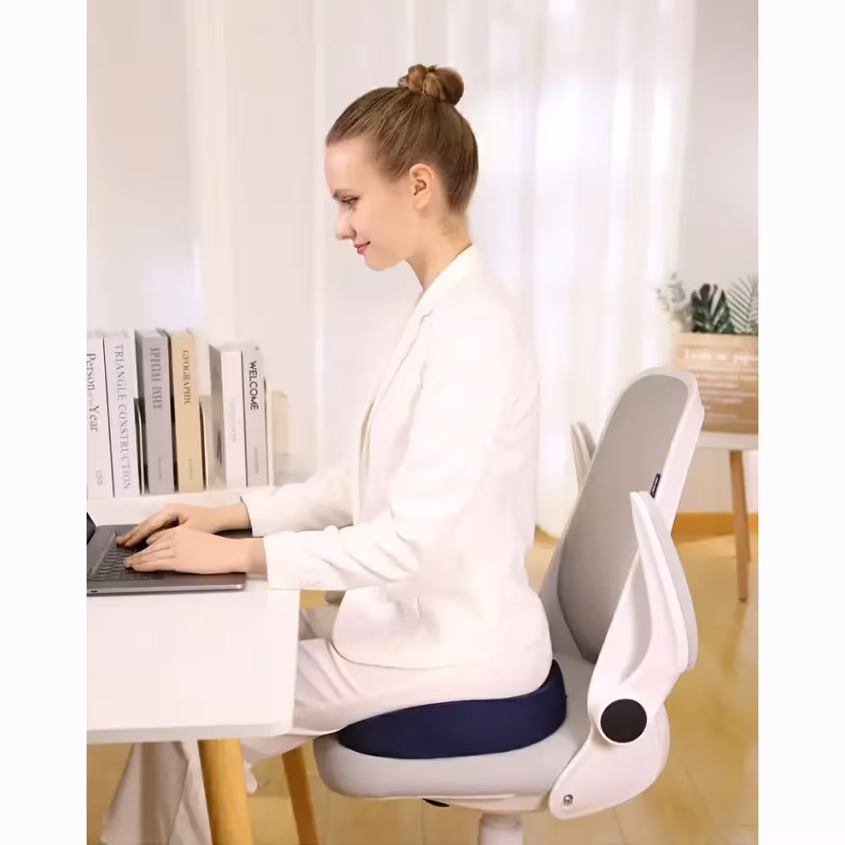 Ortopedinen tyyny alaselän ja iskias-kipujen lievitykseen