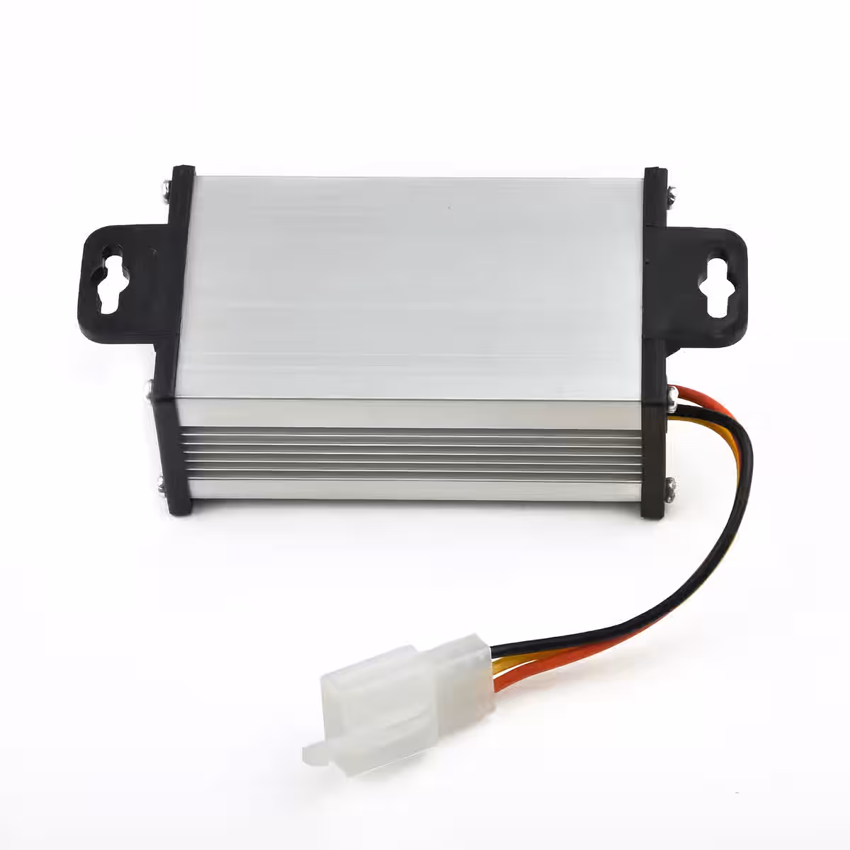 48V → 12V muunnin integroiduilla suojilla