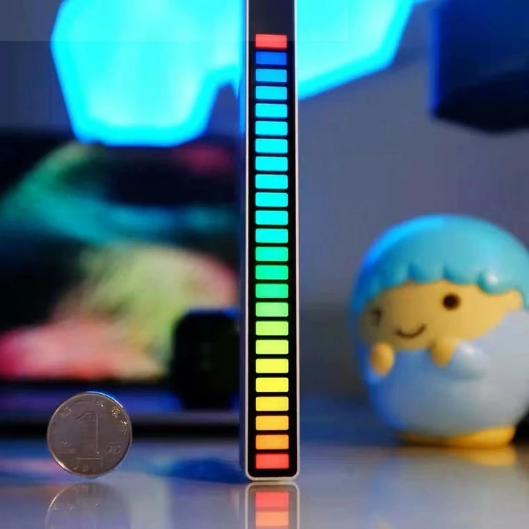 Kannettava RGB LED-palkki, useita tiloja ja musiikkivaste