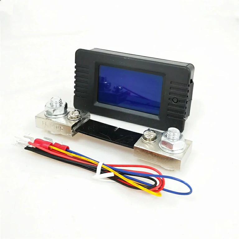 Aurinkosähkön energialaskuri LCD-näytöllä