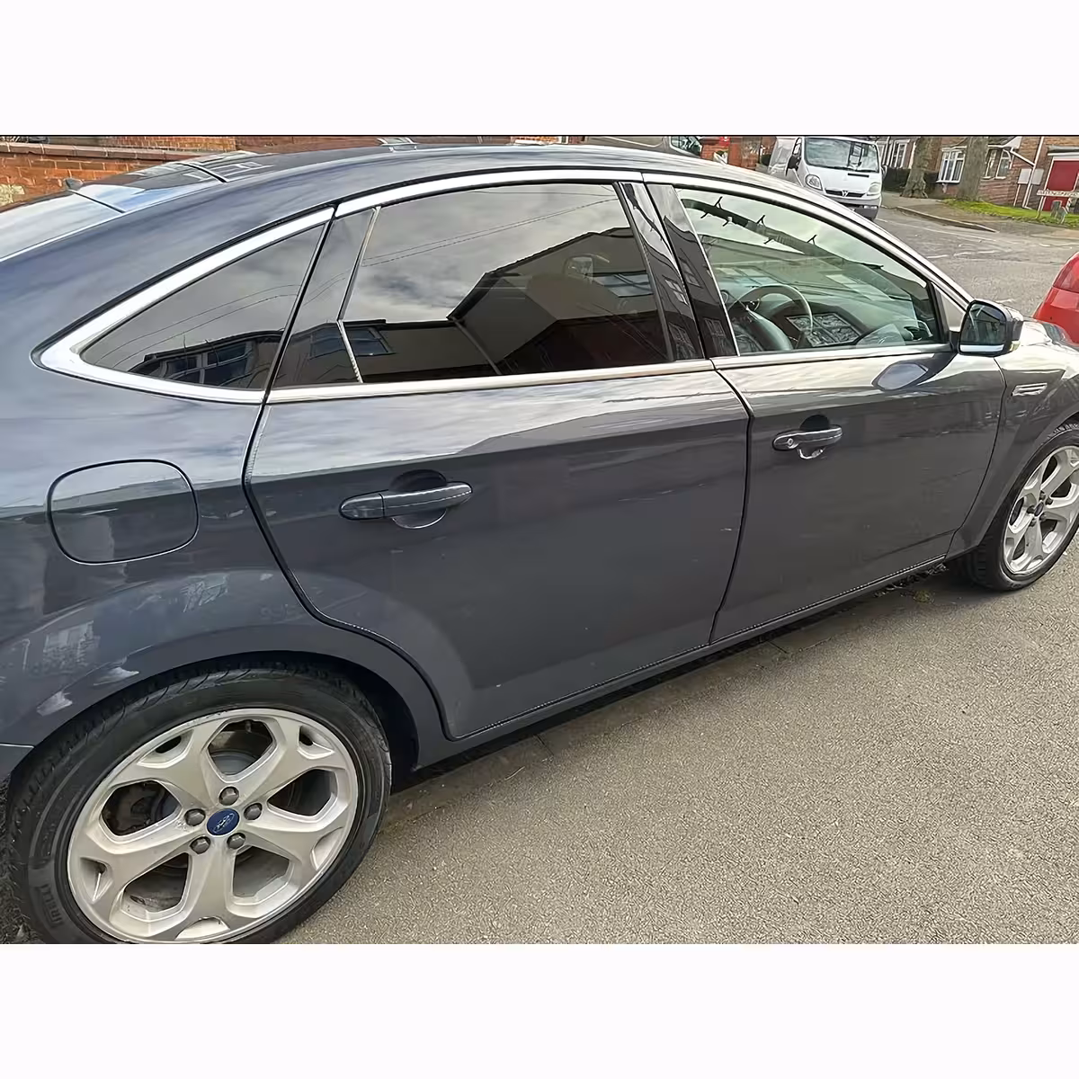 Kumitiivistenauha ovien sivusuojaan