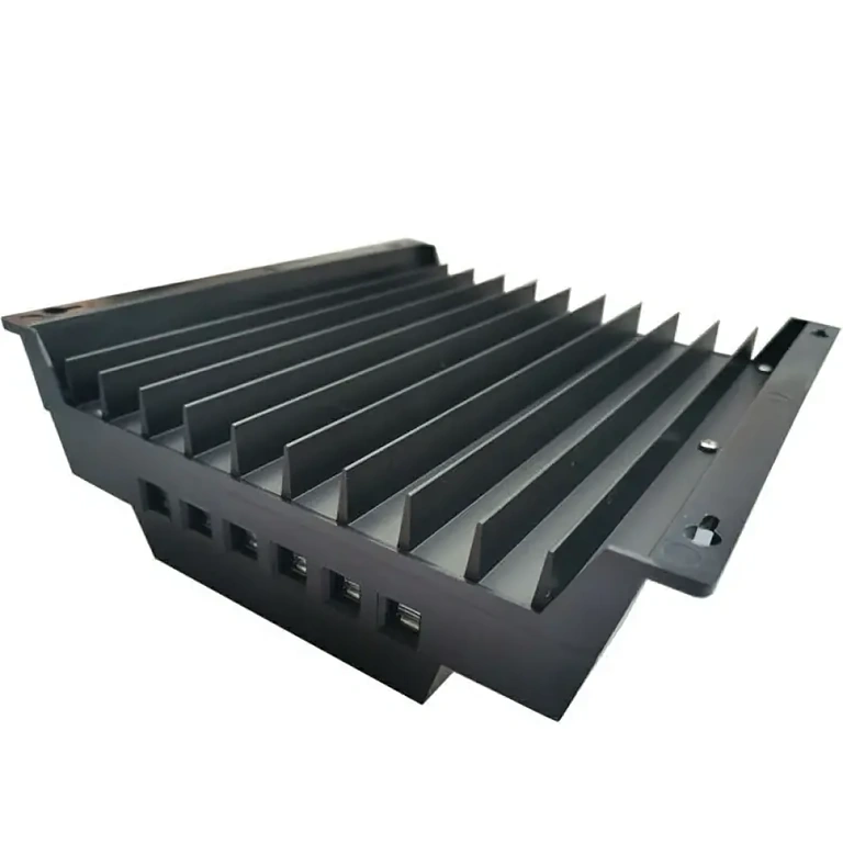 MPPT-säädin 99,5% tehokkuudella Edistynyt aurinkosäädin optimaaliseen energian talteenottoon