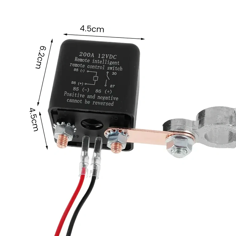 Virtakatkaisin kaukosäätimellä Kaukosäätimellä varustettu laite virran katkaisuun