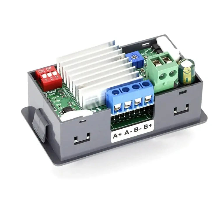 CNC-ohjaimen takanäkymä Takaview CNC-stepper-ohjaimen liittimistä