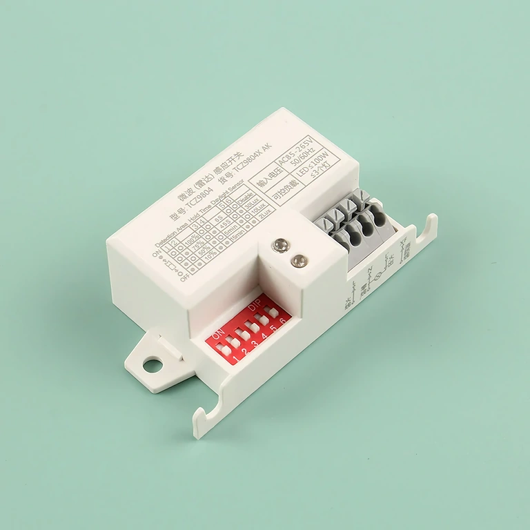 Liikeanturi – sivunäkymä Sivunäkymä mikroaaltoliiketunnistimesta