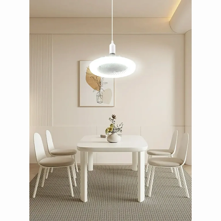 Moderni tuuletin olohuoneeseen valolla Moderni kattotuuletin olohuoneessa