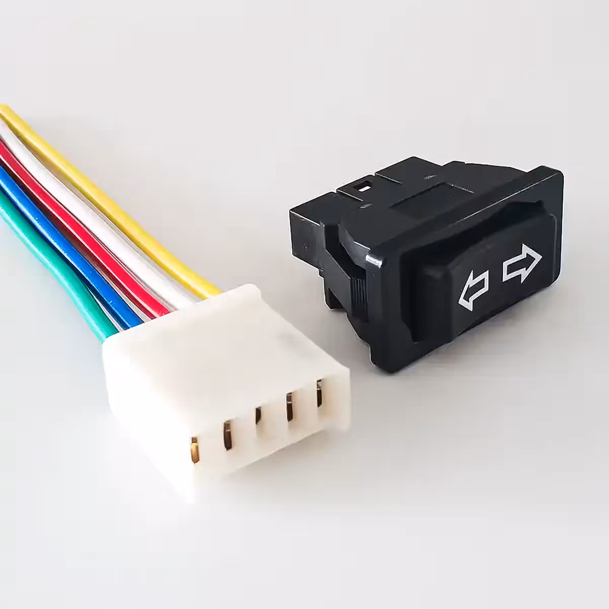 3-asentoinen kytkin palautuksella, nimellisvirta 20A