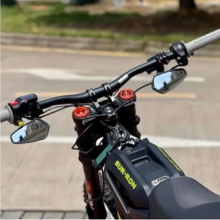 CNC-alumiiniset ohjaustangon peilit CNC-alumiiniset peilisetti, kestävä ja kevyt