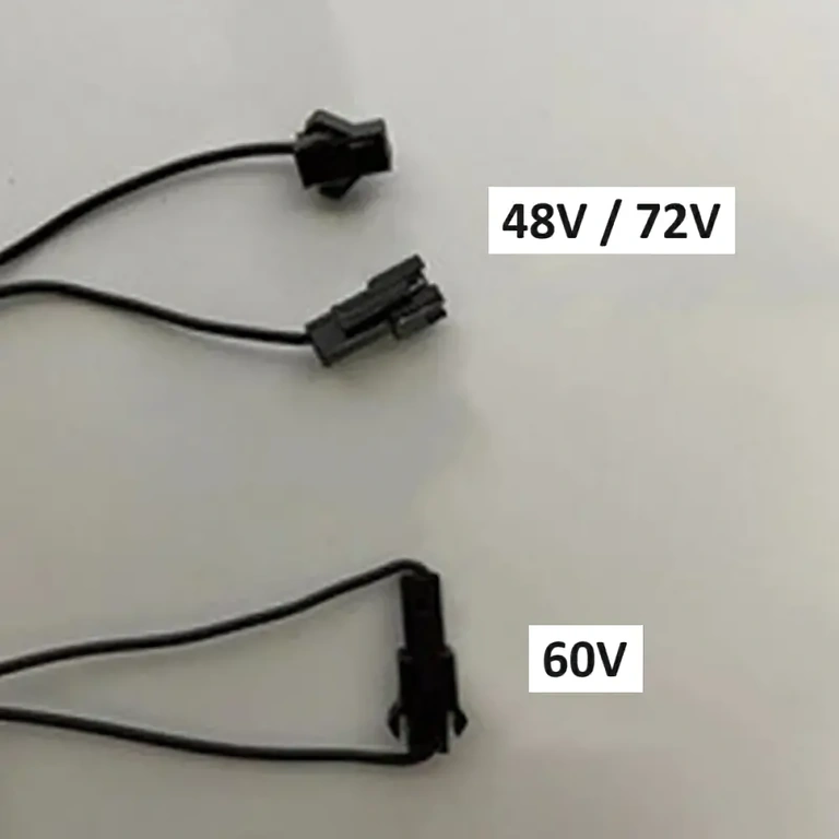 Digitaalinen näyttö yhteensopiva eri jännitteiden kanssa