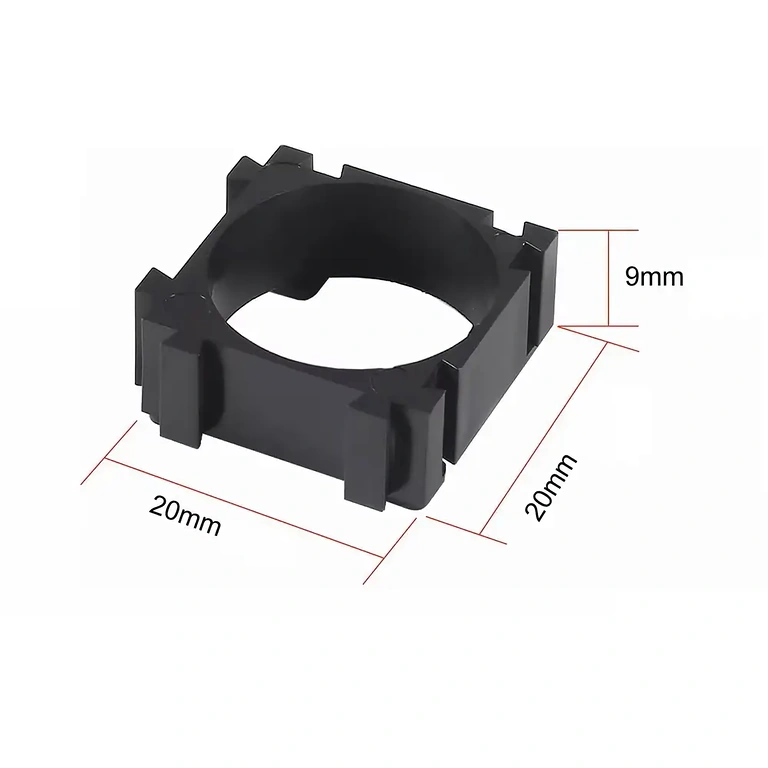 Tekninen kaavio 18650-akkujen modulaaritelineen mitoista
