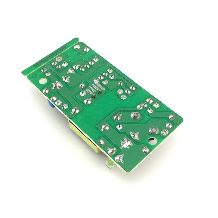 Kytkentävirtalähde – switching-teknologia Kuva 5V 2A kytketystä virtalähteestä, switching-teknologia