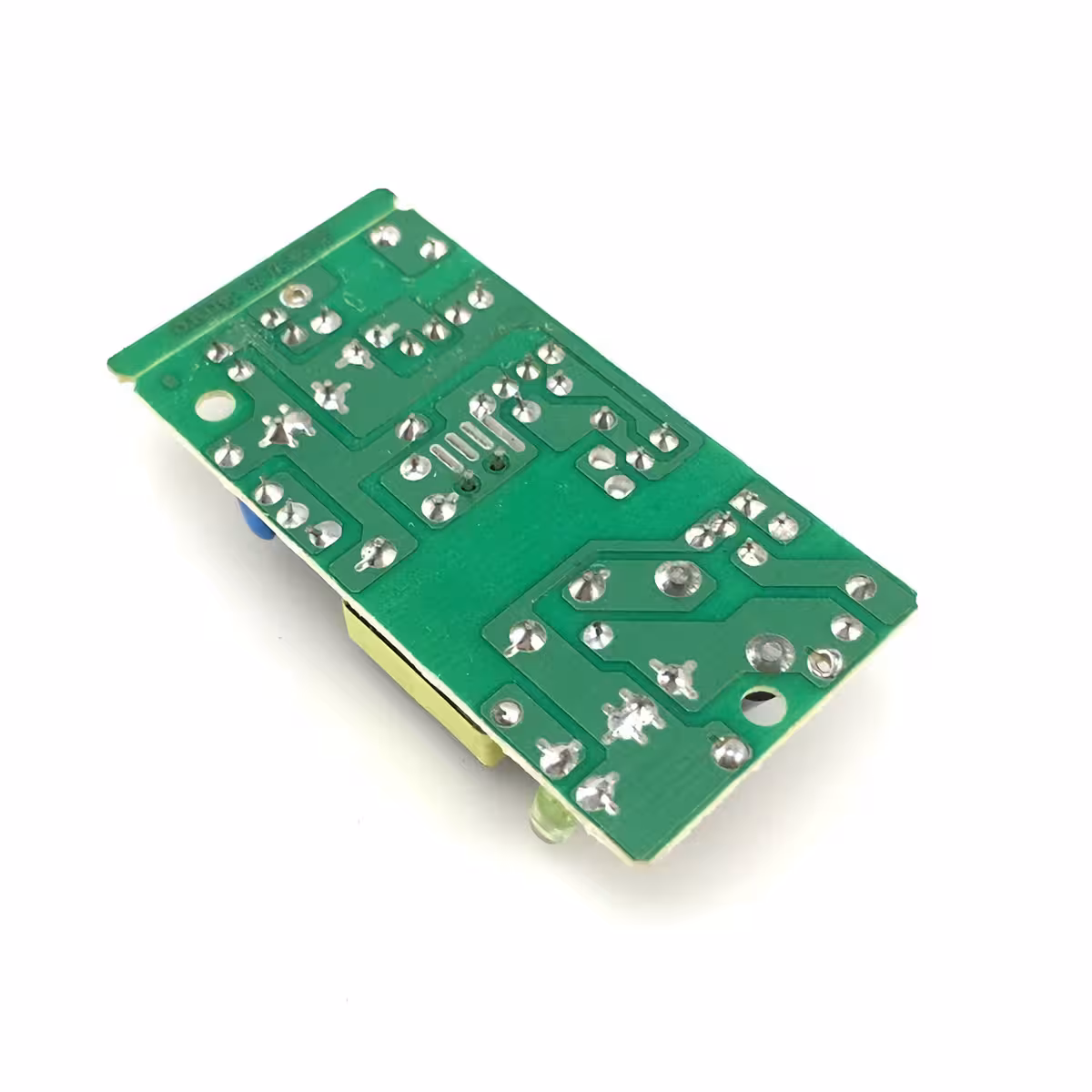 Kuva 5V 2A kytketystä virtalähteestä, switching-teknologia