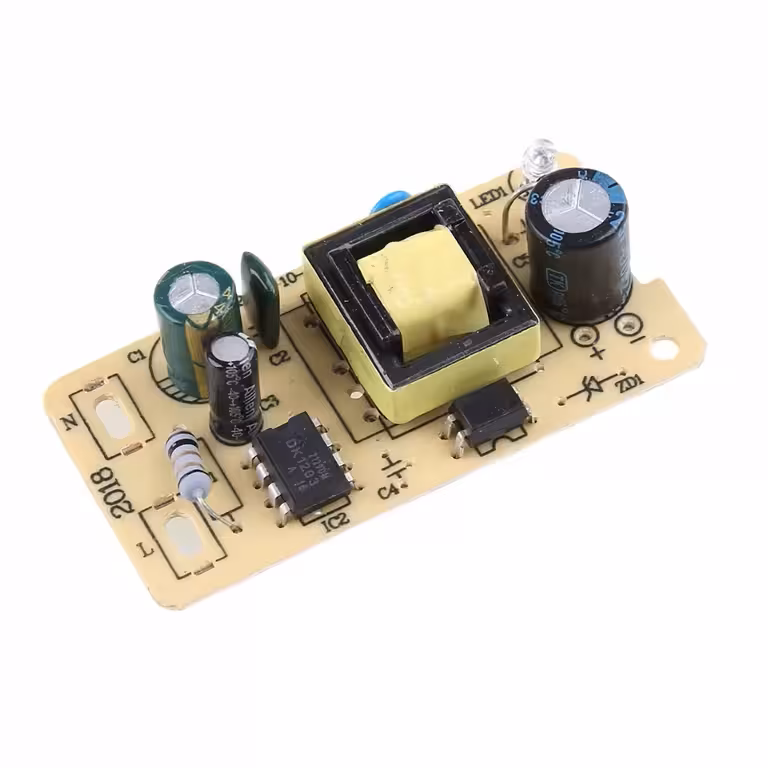12V 1A virtalähde – kompakti, säädetty, sopii LED:lle, Arduinoon ja elektroniikkajärjestelmiin