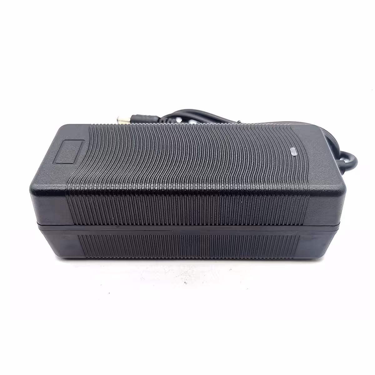 36V–42V 3A laturi GX16 (3 pinniä) liittimellä, yhteensopiva sähköpyörien entry-mid-mallien kanssa