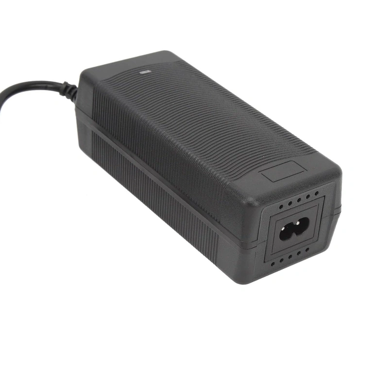 52V–58,8V 2A laturi 8 mm koaksiaaliliittimellä, yhteensopiva potkulaudoille ja skoottereille