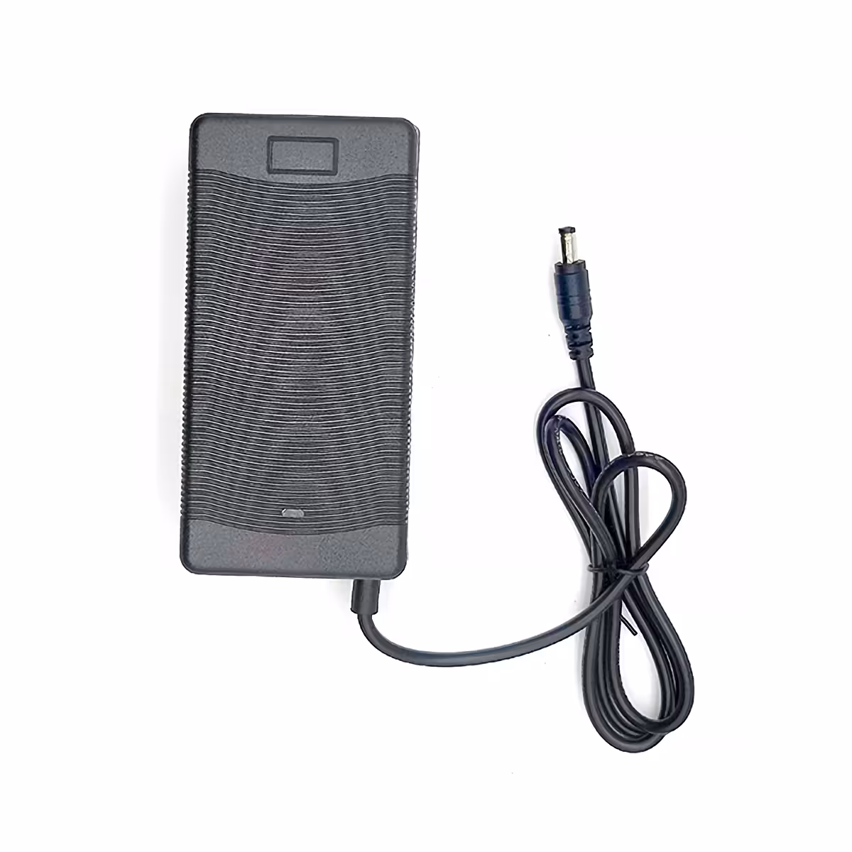 21V 2A Li-Ion laturi pitkällä 250 cm johdolla – täydellinen 18V Li-Ion akuille ja kannettaville laitteille