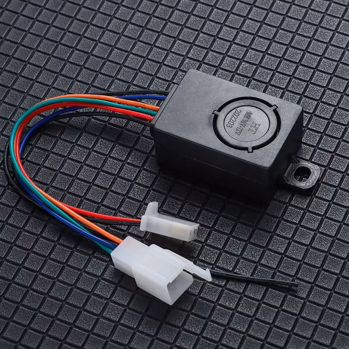 Sähköpyörän varkaushälytysjärjestelmä, ohjattavissa kaukosäätimellä