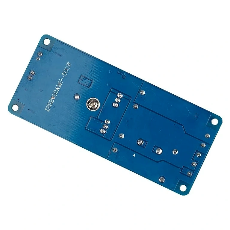 Mono 500W IRS2092 vahvistinsarjan takanäkymä