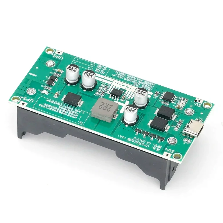 UPS Mini -moduuli kytkettynä 2 x 18650-akkuun, valmiina keskeytymättömään virtalähteeseen